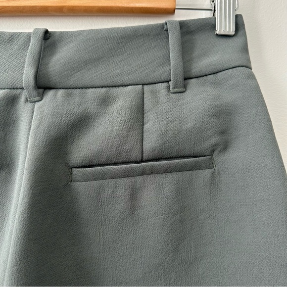 Stylish Women's Green and Gray Shorts - Picture 5 of 16